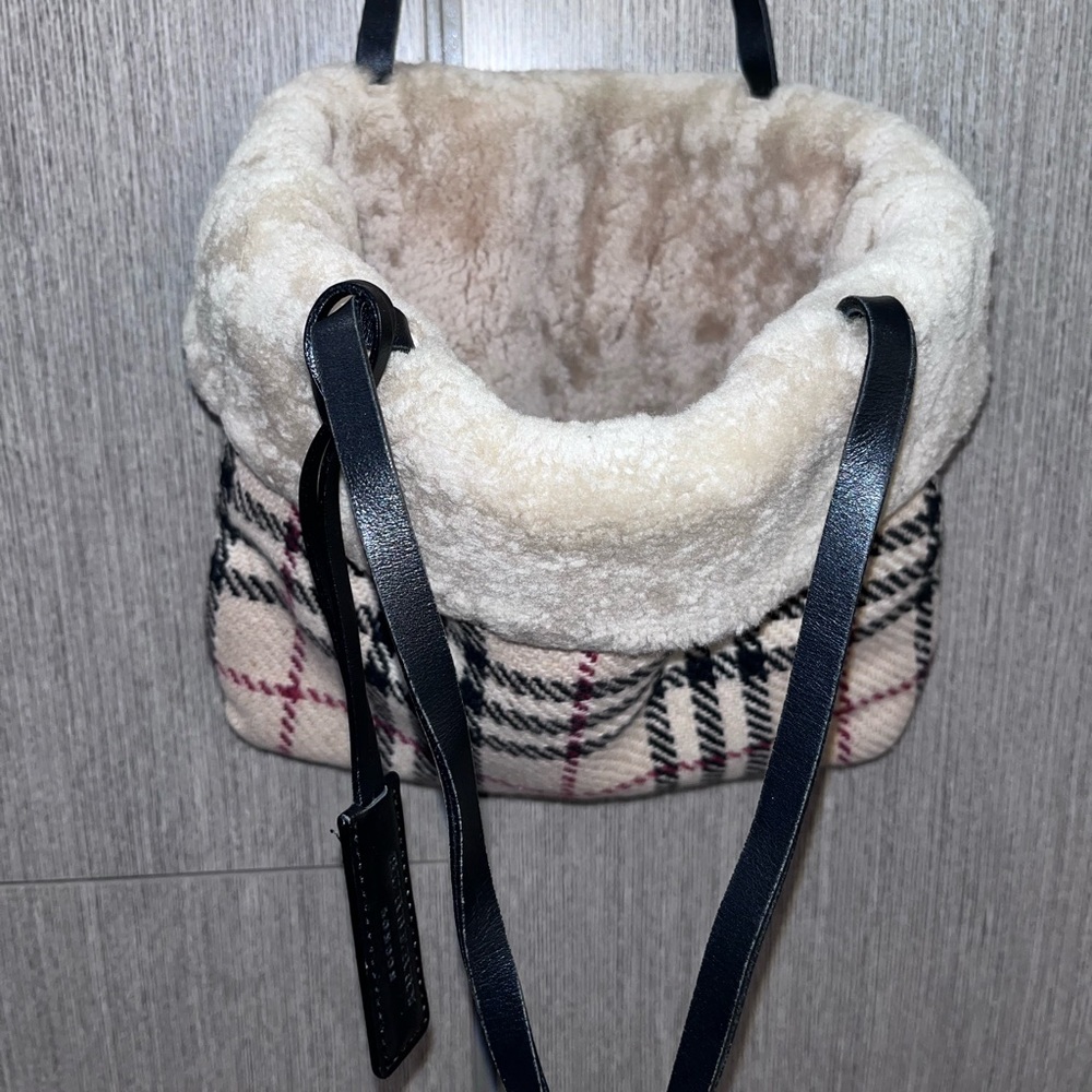 Burberry: Sherpa Fur Shearling Nova Check Reversible Tote โค๏ธ (rare find) - Picture 10 of 16